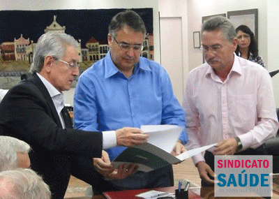 Governador sanciona lei de reajuste do Piso Salarial Estadual para 2015